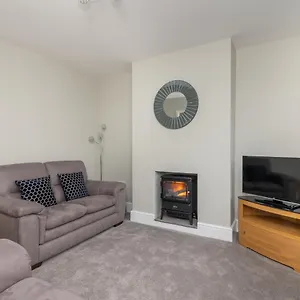 Luxurious Modern House With Garden - Pass The Keys Holiday home York