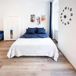 Radiant Premium - Fuenfhaus Apartment