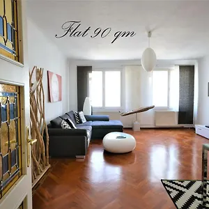 The Kolin Grand Downtown Apartment