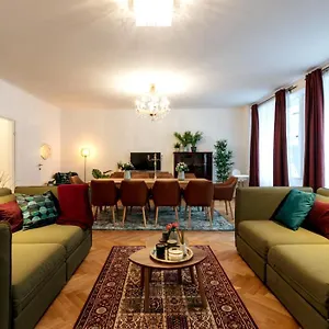 Elegance Apartment